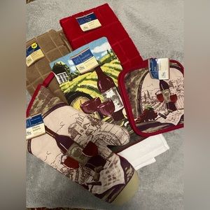 Brand new with tags kitchen towel & hotpads